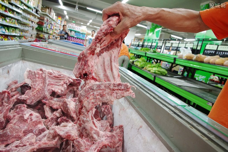 2万吨中央储备冻猪肉在路上 究竟是怎么一回事？