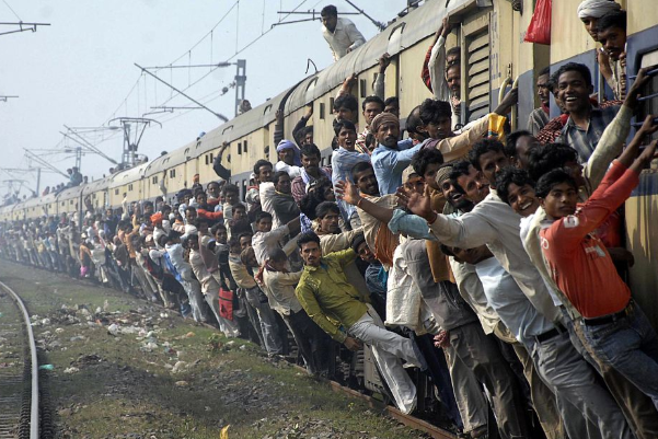 印度扒火车要买票吗：无需买票扒火车奇观已成为过去式